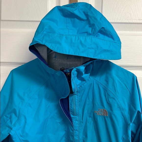 The North Face Vibrant Blue Jacket - Picture 3 of 10